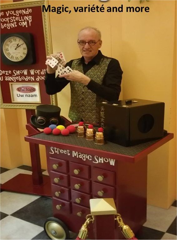 Mr Magic tafelgoochelaar te boeken bij www.zorg-artiesten.nl